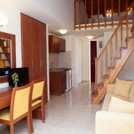 Summertime Апарт-отель